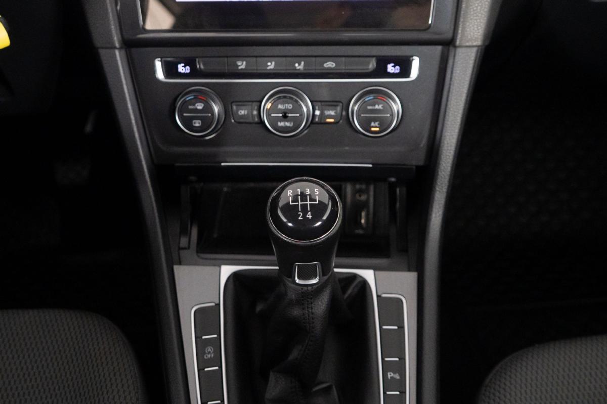 volkswagen-golf-variant-2017-diesel-1598cc