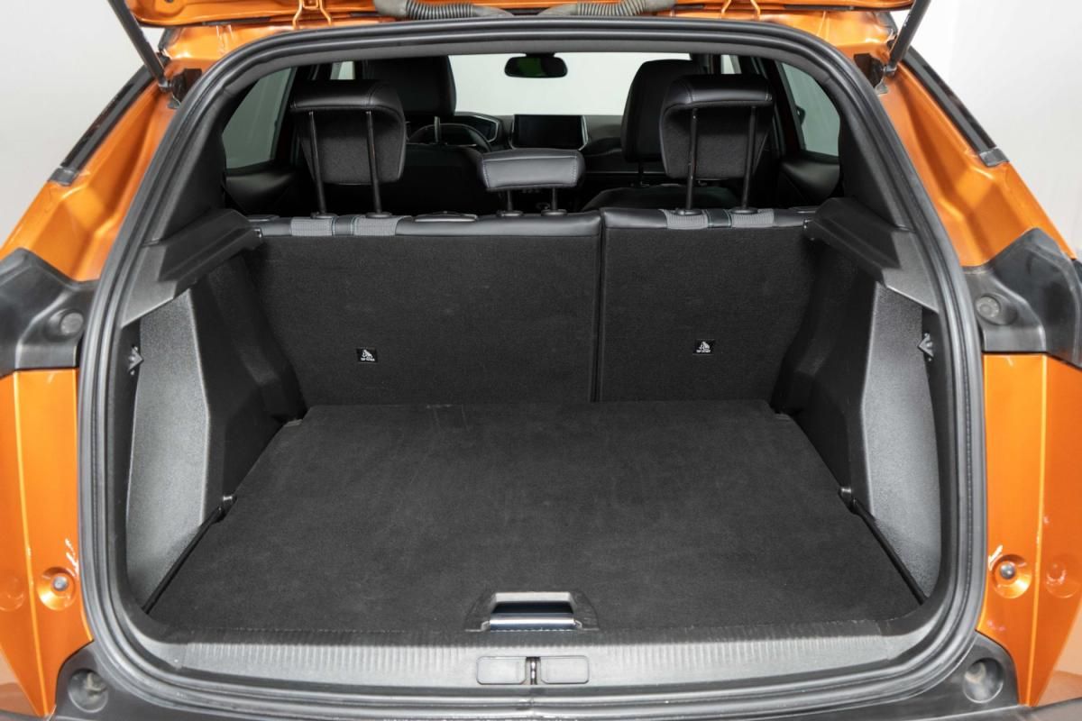 peugeot-2008-2023-gasolina-1199cc