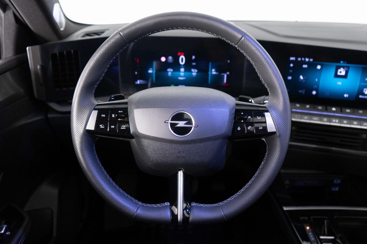 opel-astra-2025-gasolina-1199cc