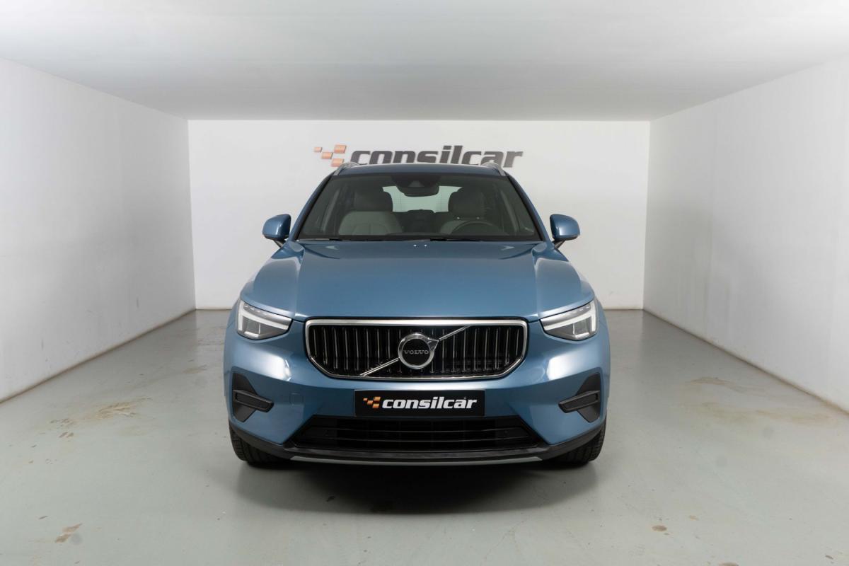 volvo-xc40-2023-hibrido-a-gasolina-1477cc