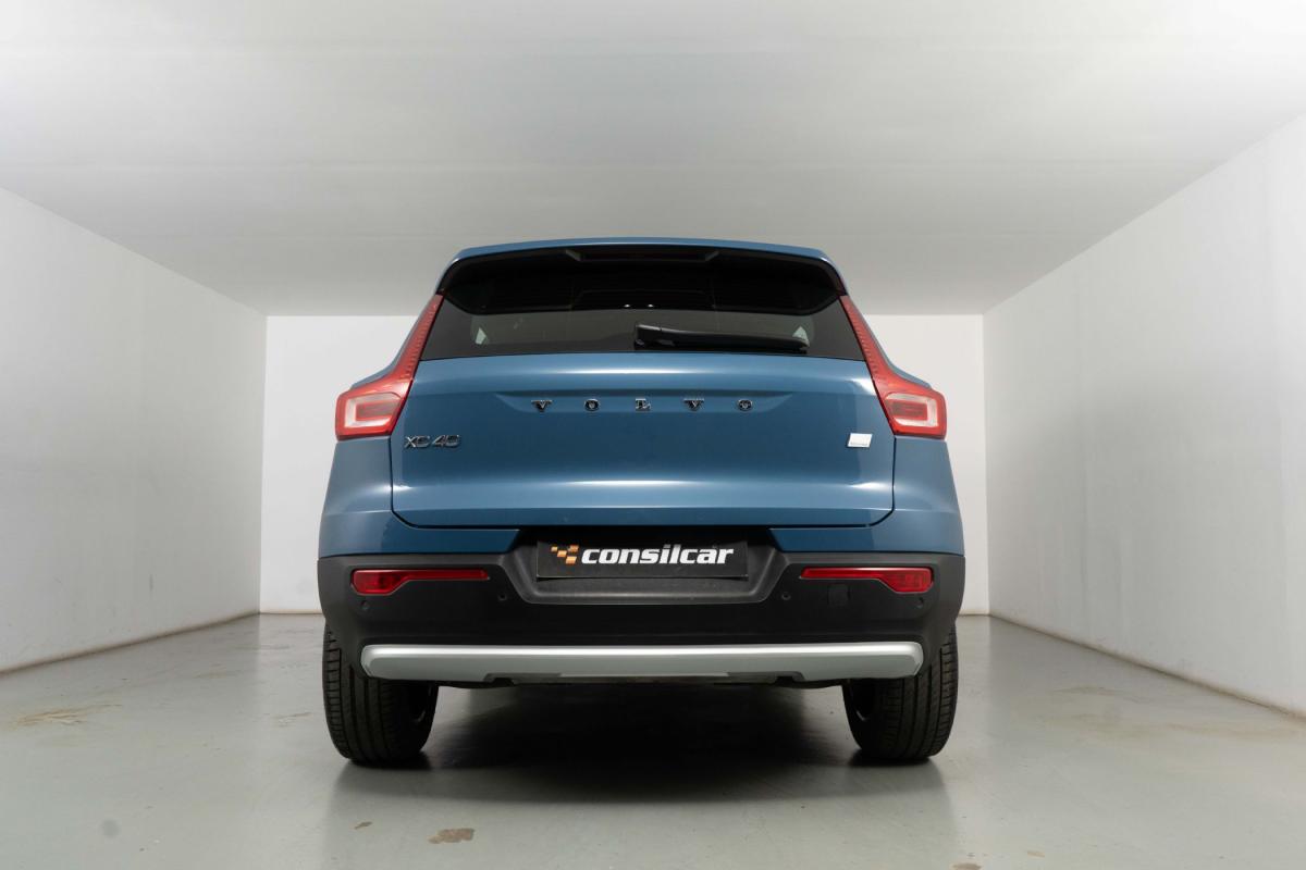 volvo-xc40-2023-hibrido-a-gasolina-1477cc