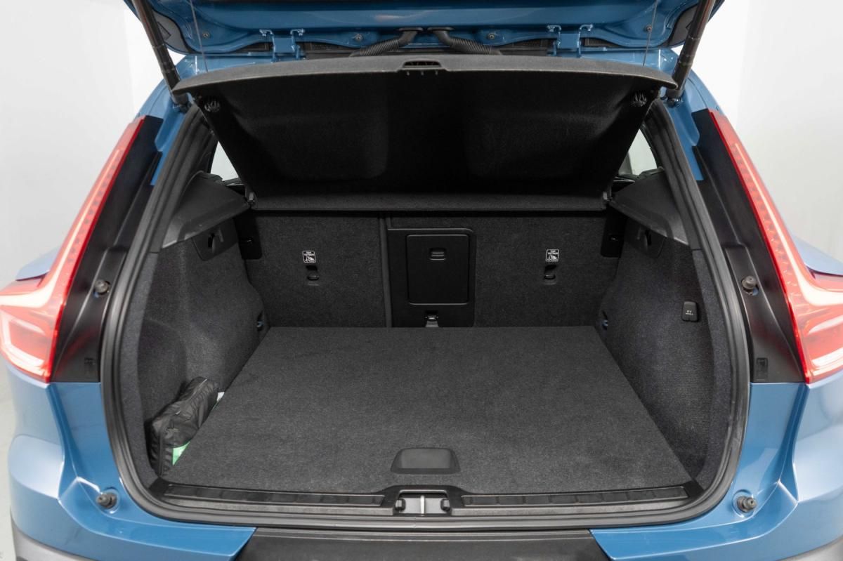 volvo-xc40-2023-hibrido-a-gasolina-1477cc