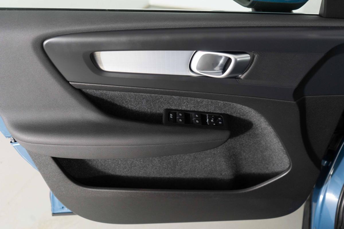 volvo-xc40-2023-hibrido-a-gasolina-1477cc