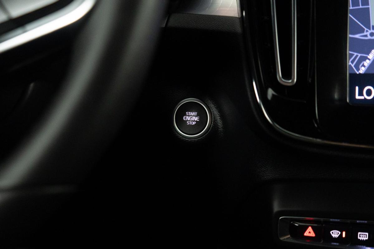 volvo-xc40-2023-hibrido-a-gasolina-1477cc