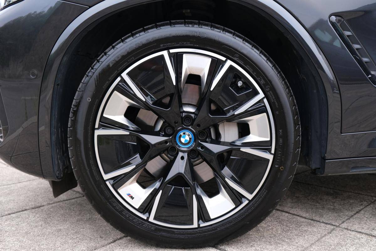 bmw-ix3-2023-eletrico-500cc
