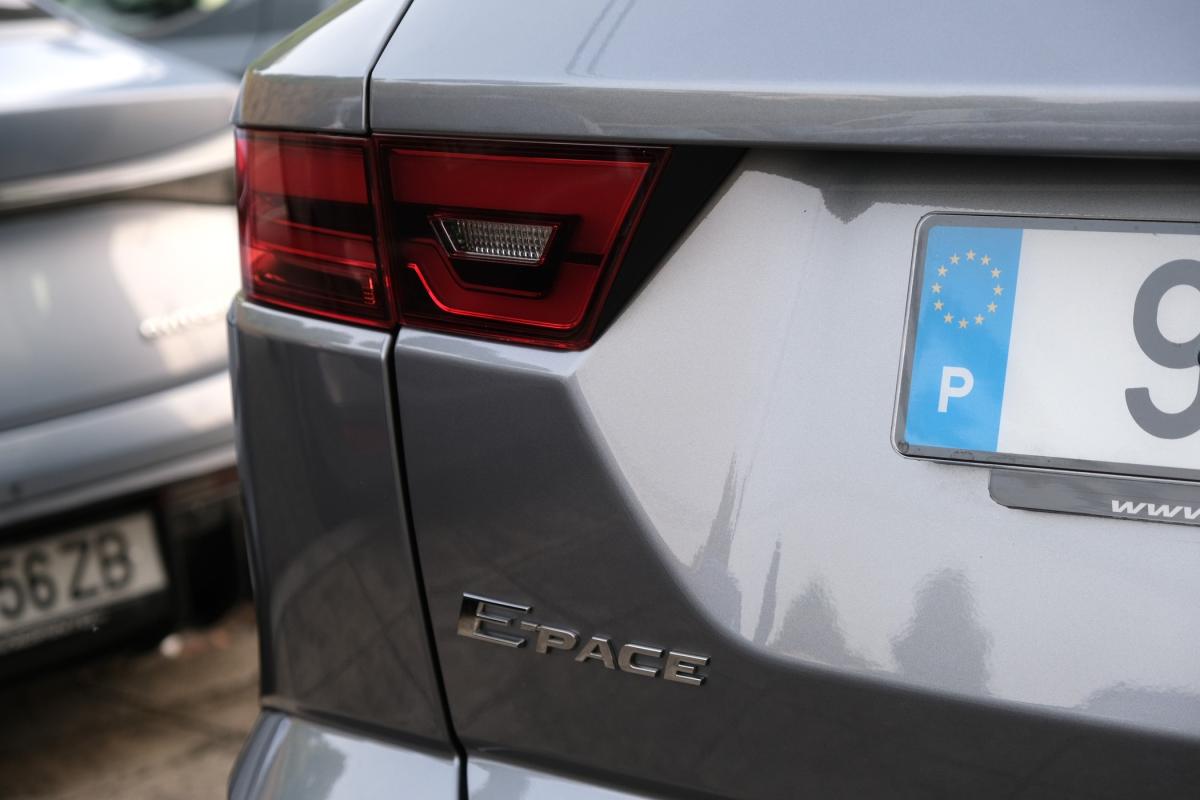 jaguar-e-pace-2023-hibrido-a-gasolina-1498cc
