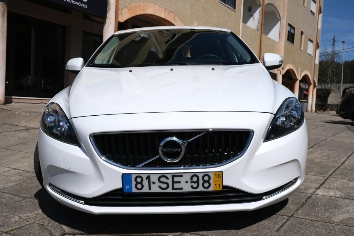 volvo-v40-2016-diesel-1969cc