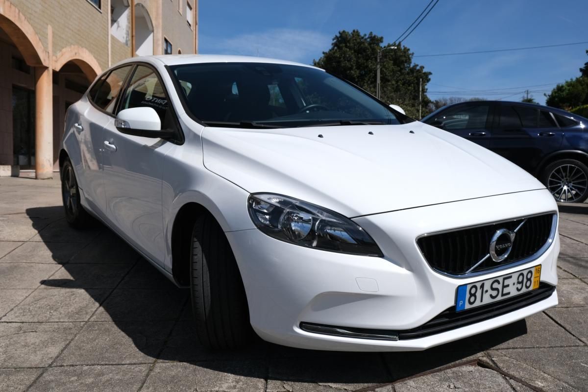 volvo-v40-2016-diesel-1969cc
