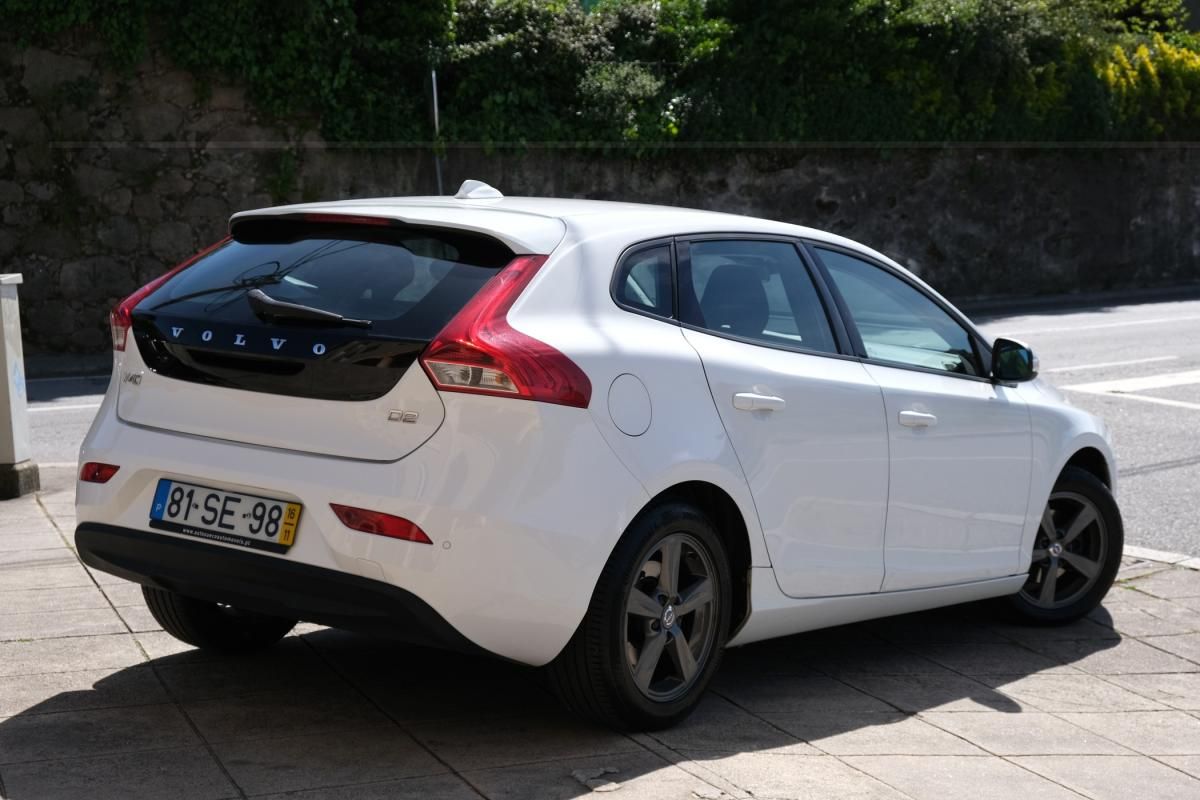 volvo-v40-2016-diesel-1969cc