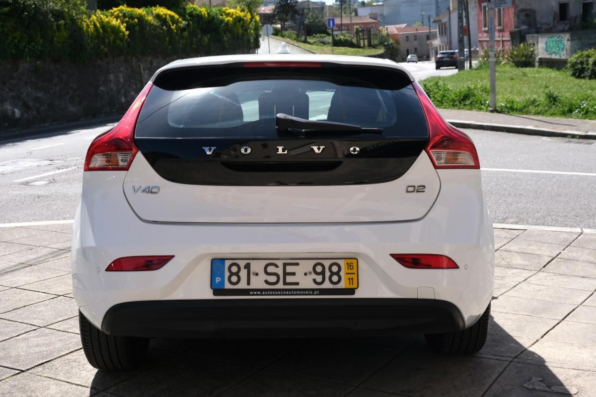 volvo-v40-2016-diesel-1969cc