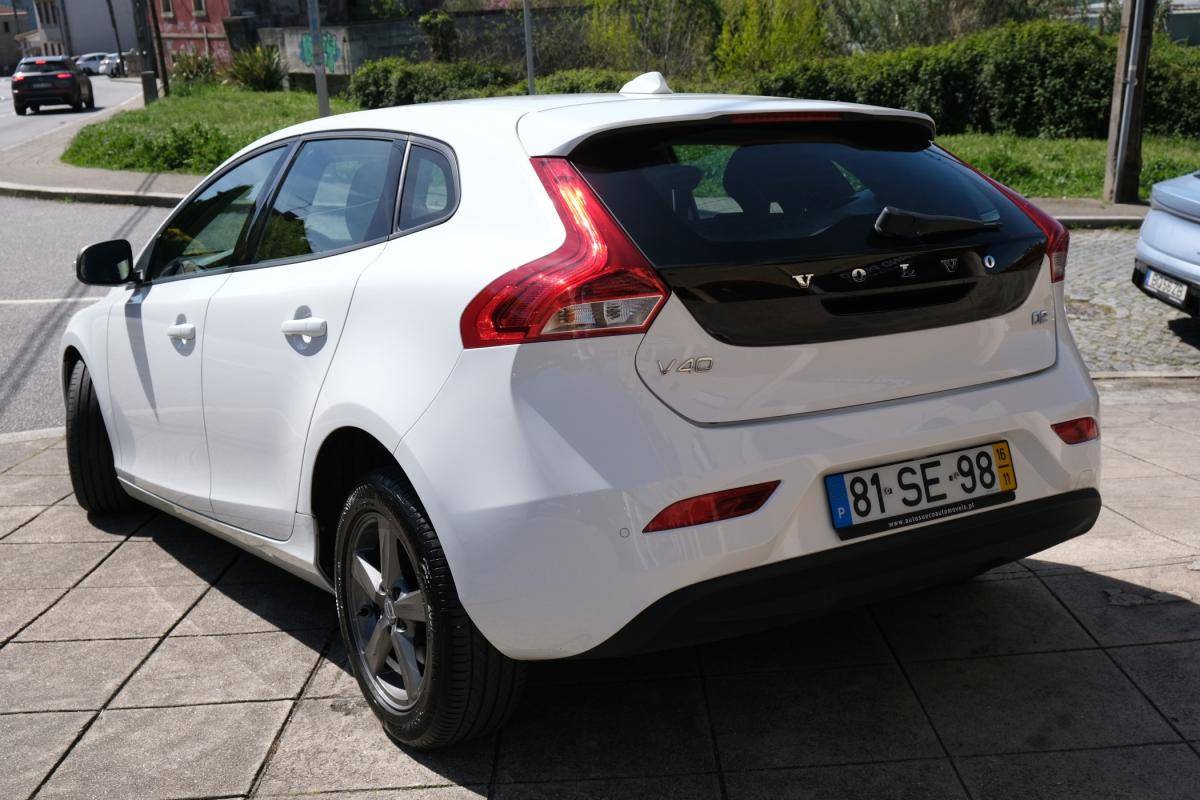 volvo-v40-2016-diesel-1969cc