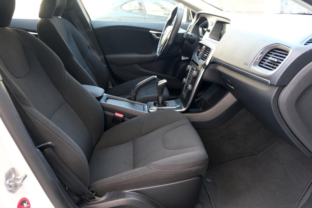 volvo-v40-2016-diesel-1969cc