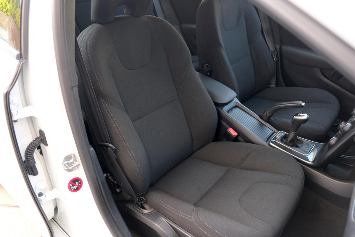 volvo-v40-2016-diesel-1969cc