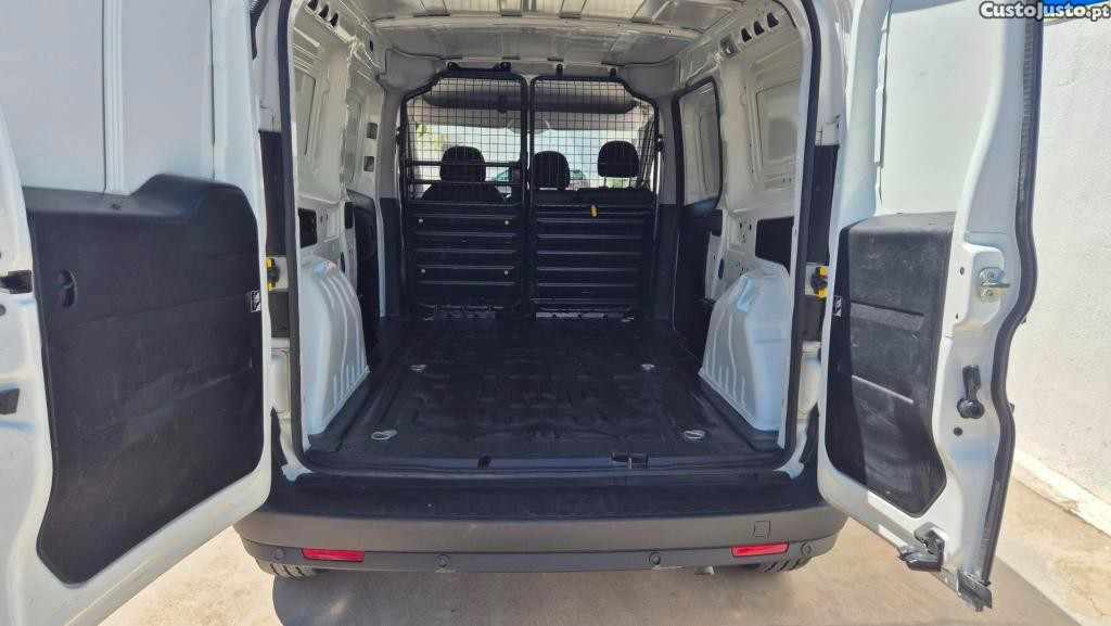 fiat-doblo-1-6-120cv-2021-diesel-1598cc