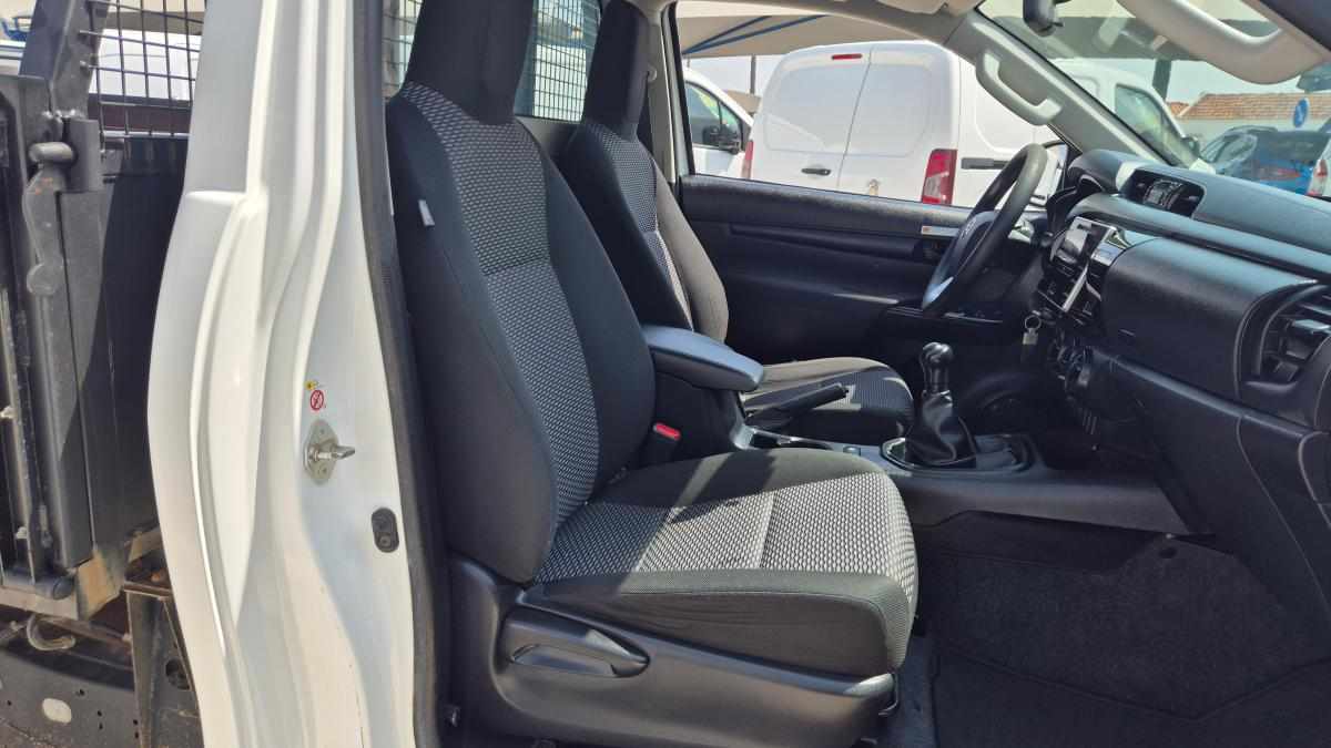 toyota-hilux-2-4-4wd-2020-diesel-2393cc