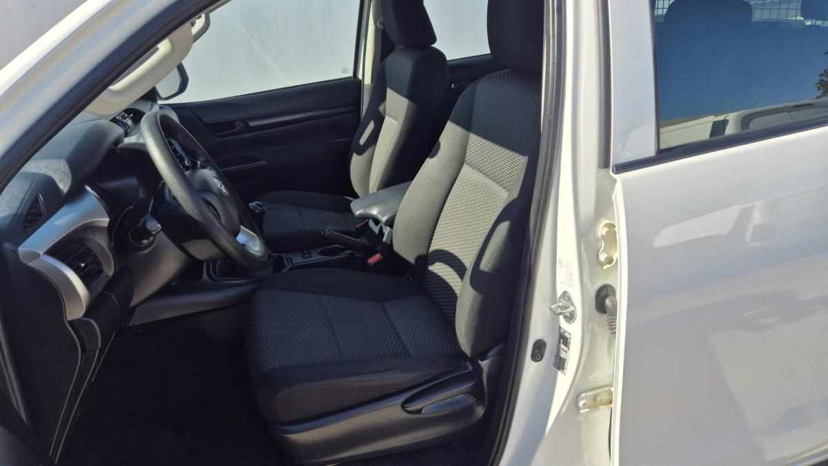 toyota-hilux-2-4-4wd-2023-diesel-2393cc