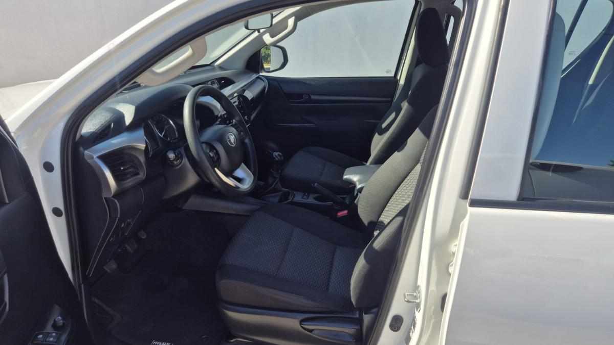 toyota-hilux-2-4-4wd-2023-diesel-2393cc