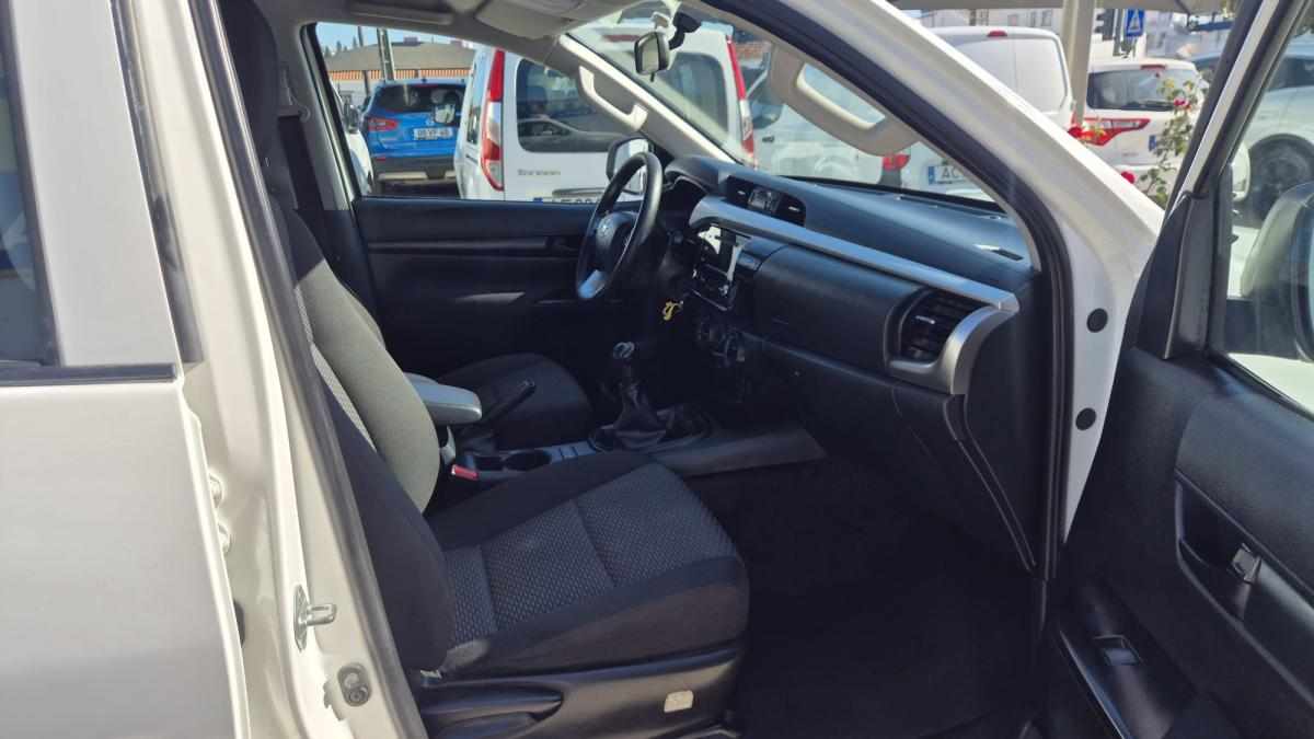 toyota-hilux-2-4-4wd-2023-diesel-2393cc