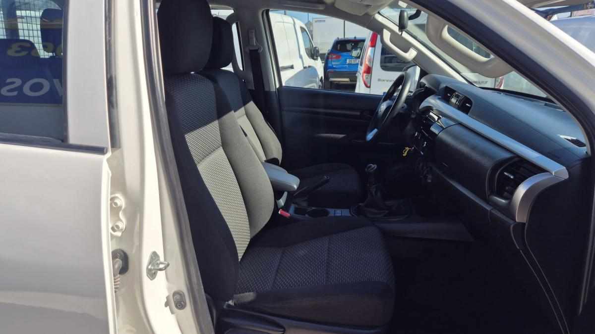 toyota-hilux-2-4-4wd-2023-diesel-2393cc