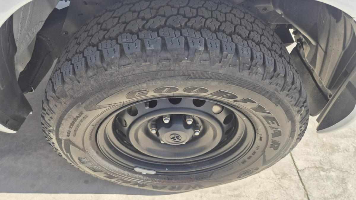 toyota-hilux-2-4-4wd-2023-diesel-2393cc