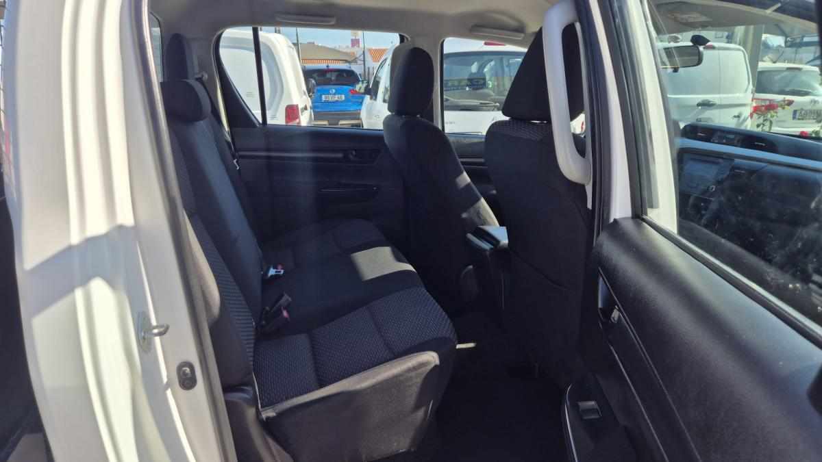 toyota-hilux-2-4-4wd-2023-diesel-2393cc