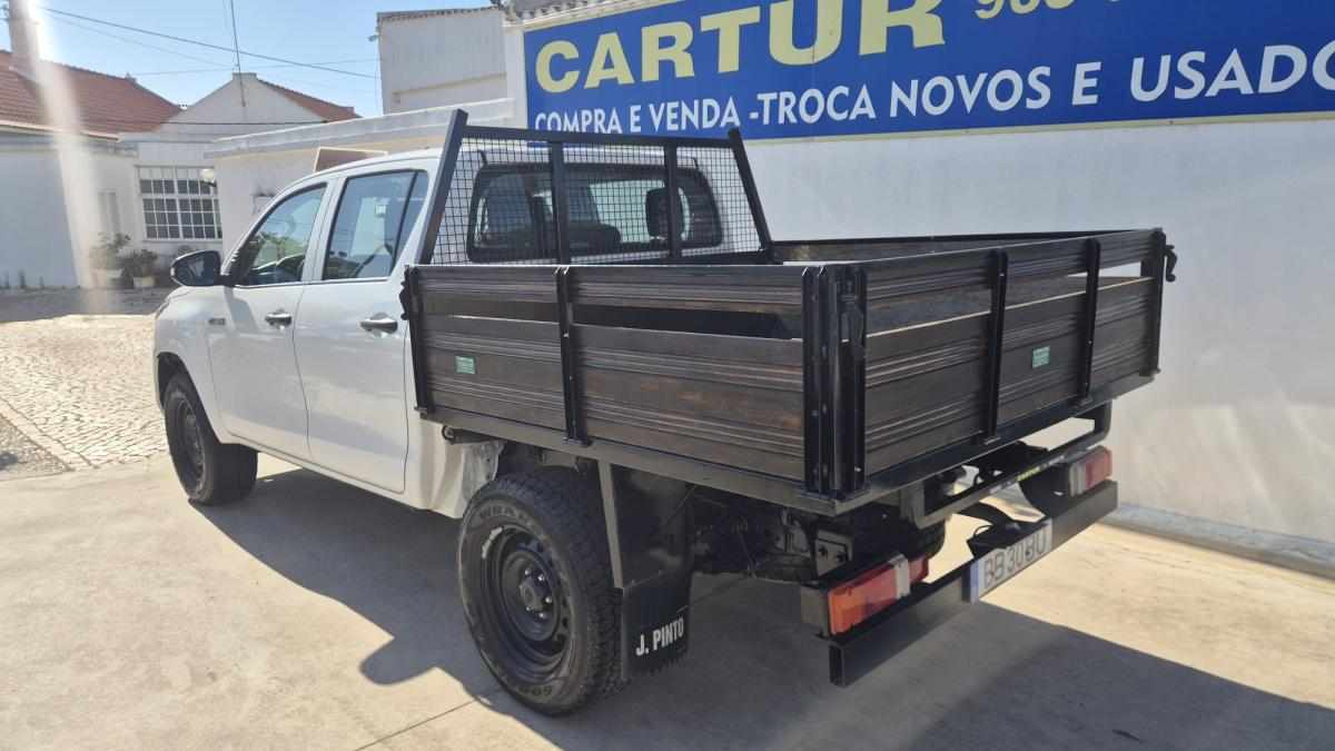 toyota-hilux-2-4-4wd-2023-diesel-2393cc