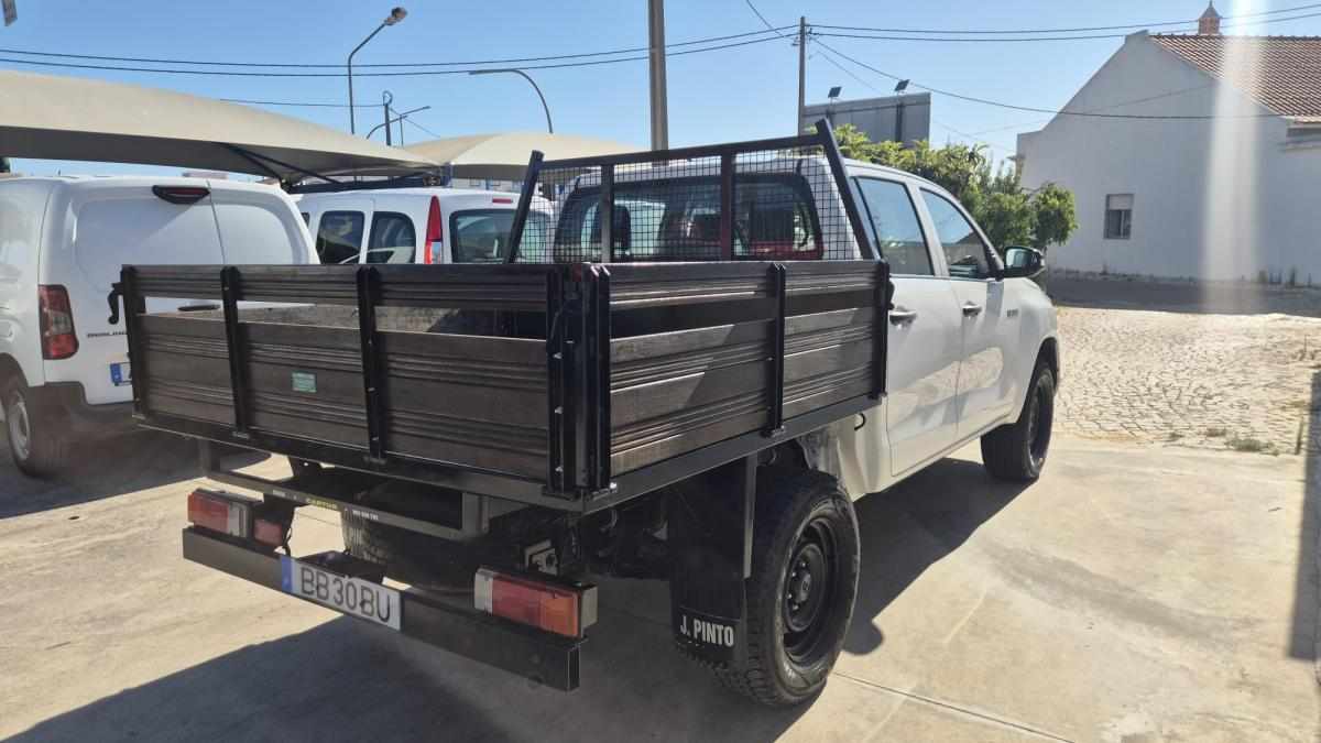 toyota-hilux-2-4-4wd-2023-diesel-2393cc