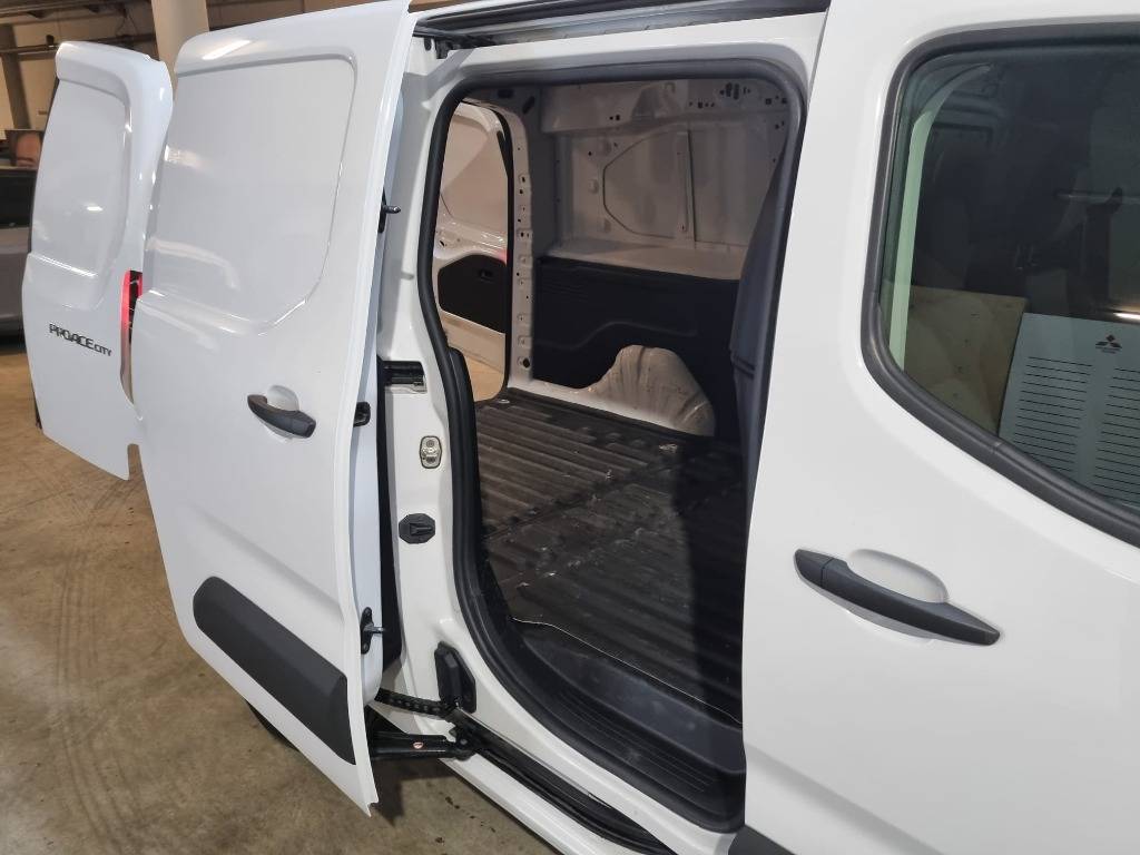 toyota-proace-2023-diesel-1499cc