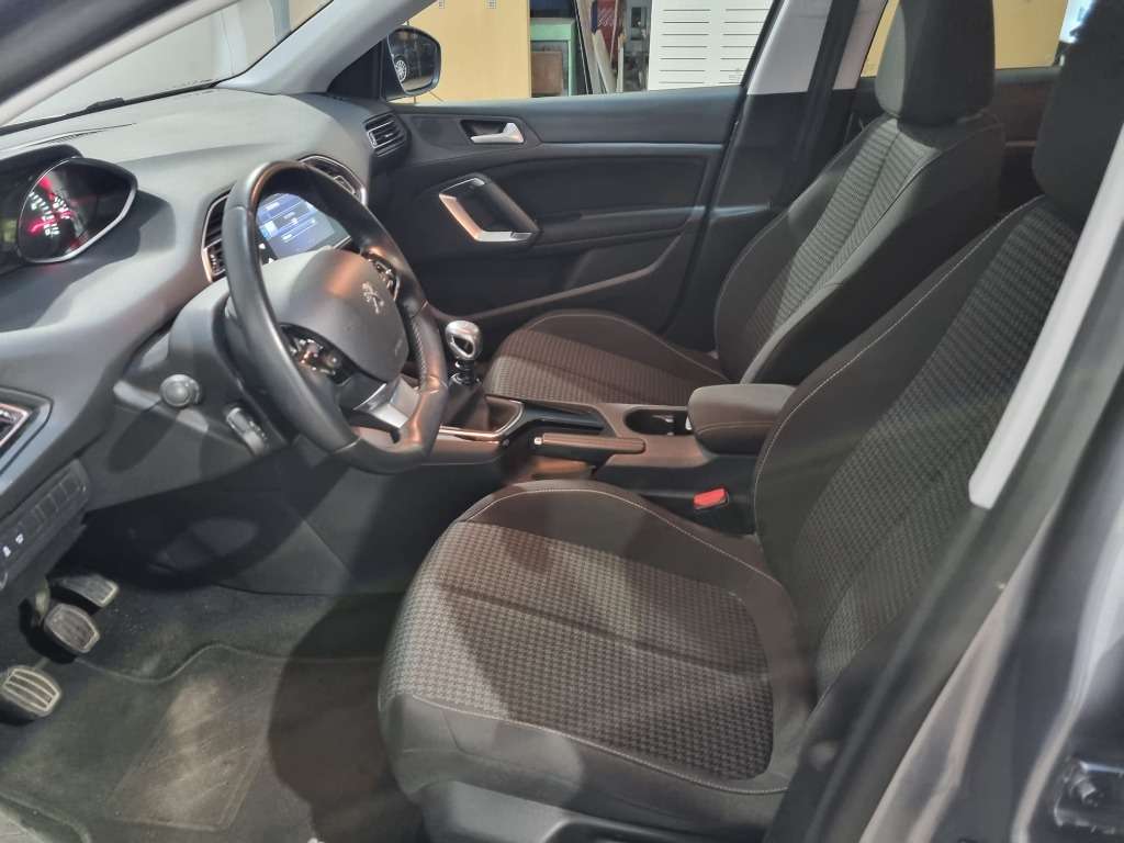 peugeot-308-2017-gasolina-1199cc