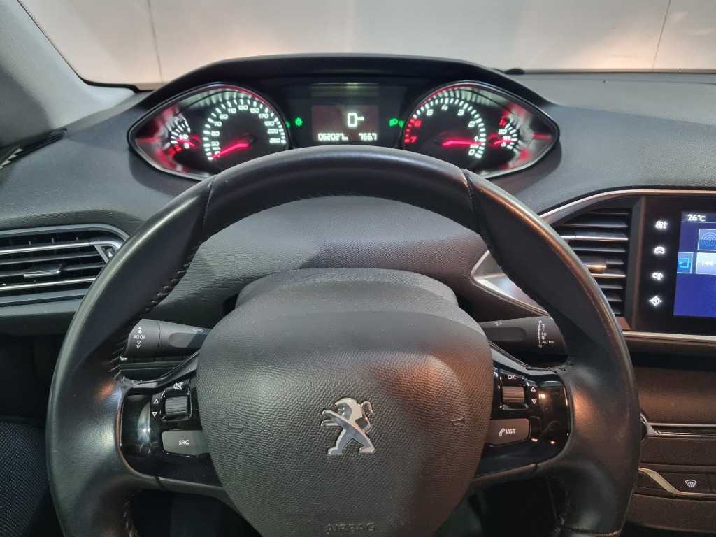 peugeot-308-2017-gasolina-1199cc