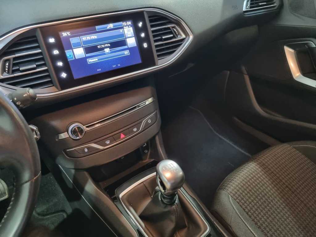 peugeot-308-2017-gasolina-1199cc