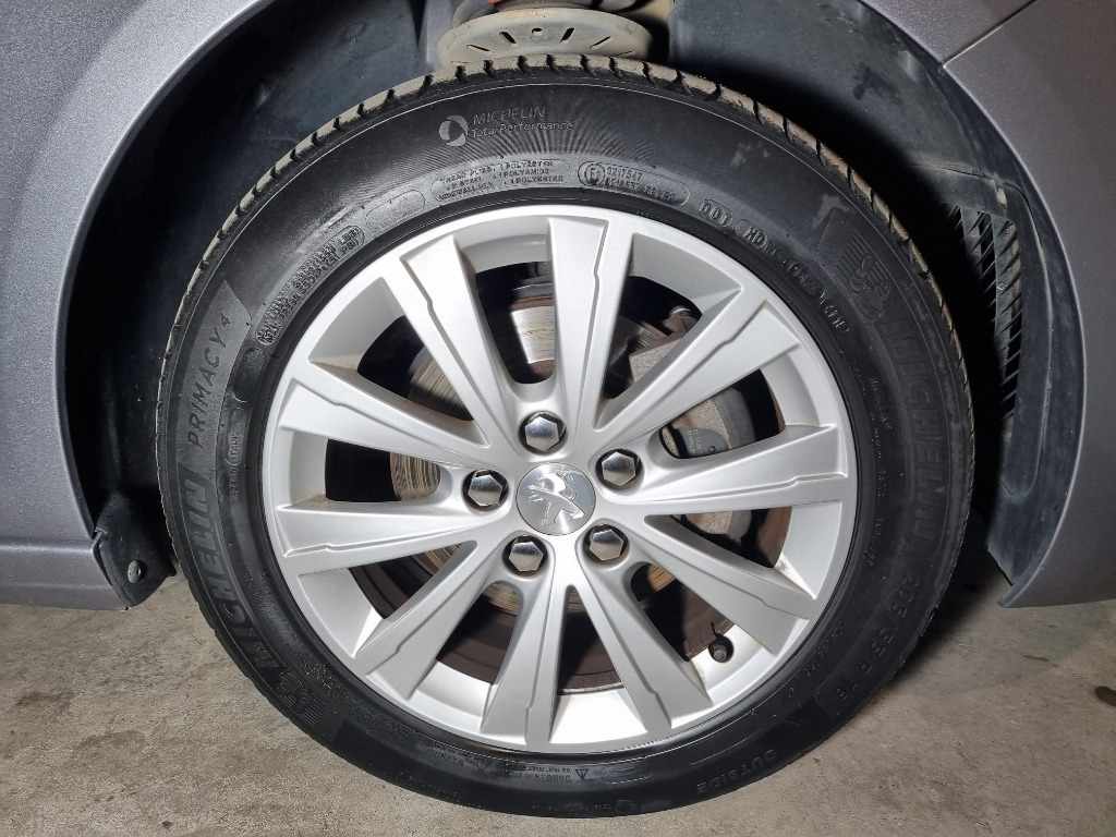 peugeot-308-2017-gasolina-1199cc
