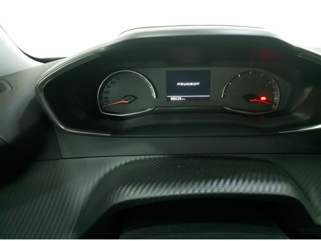 peugeot-2008-2022-diesel-1499cc
