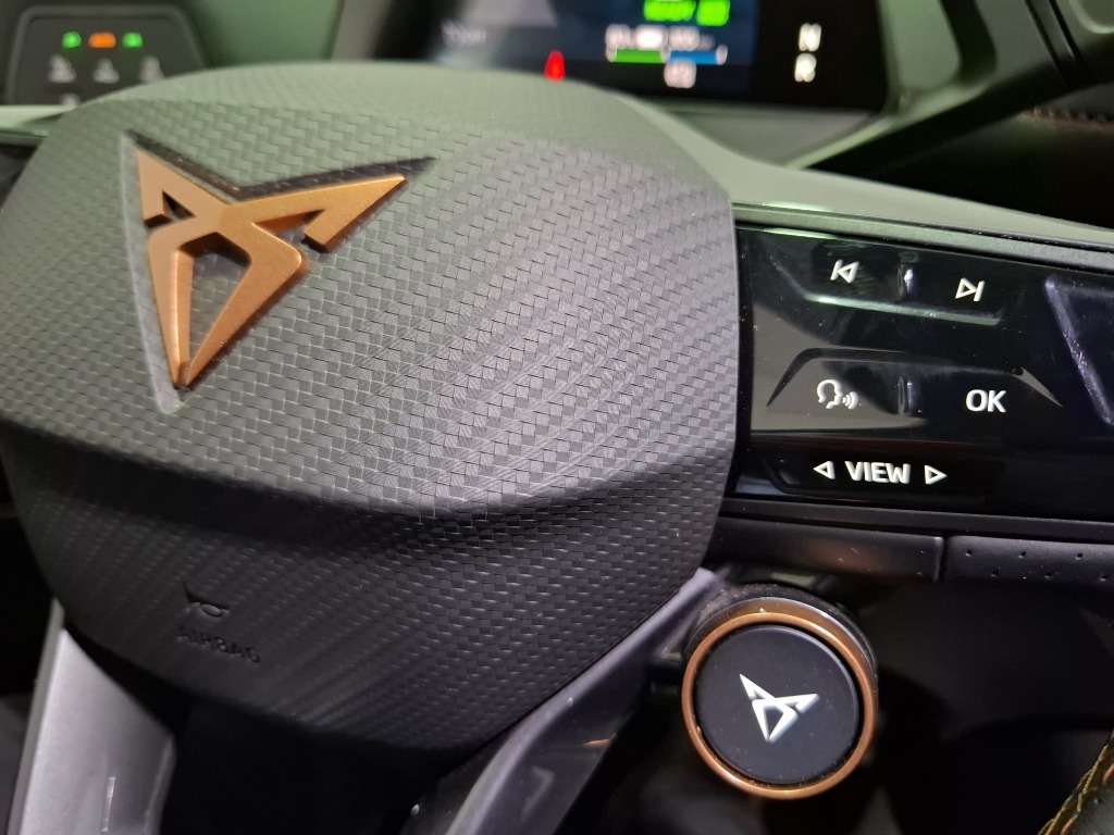 cupra-born-2024-eletrico-500cc