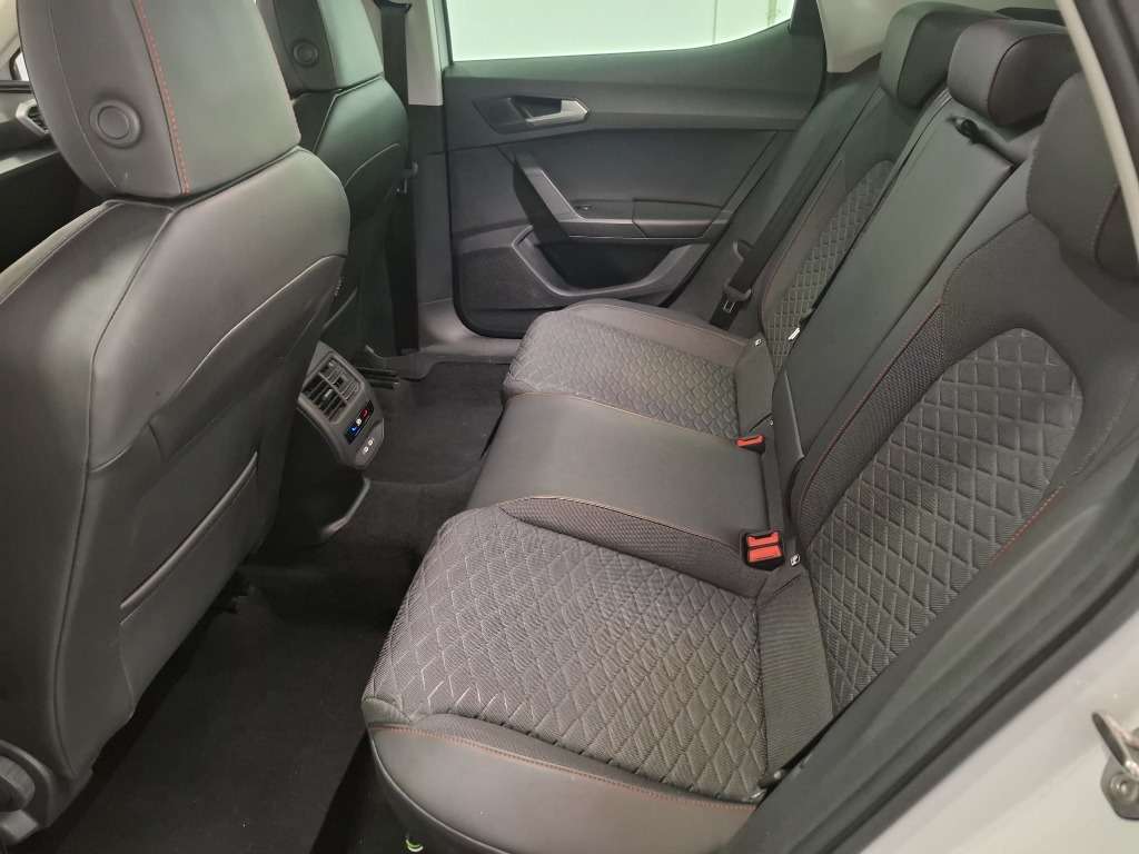 seat-leon-2024-gasolina-999cc