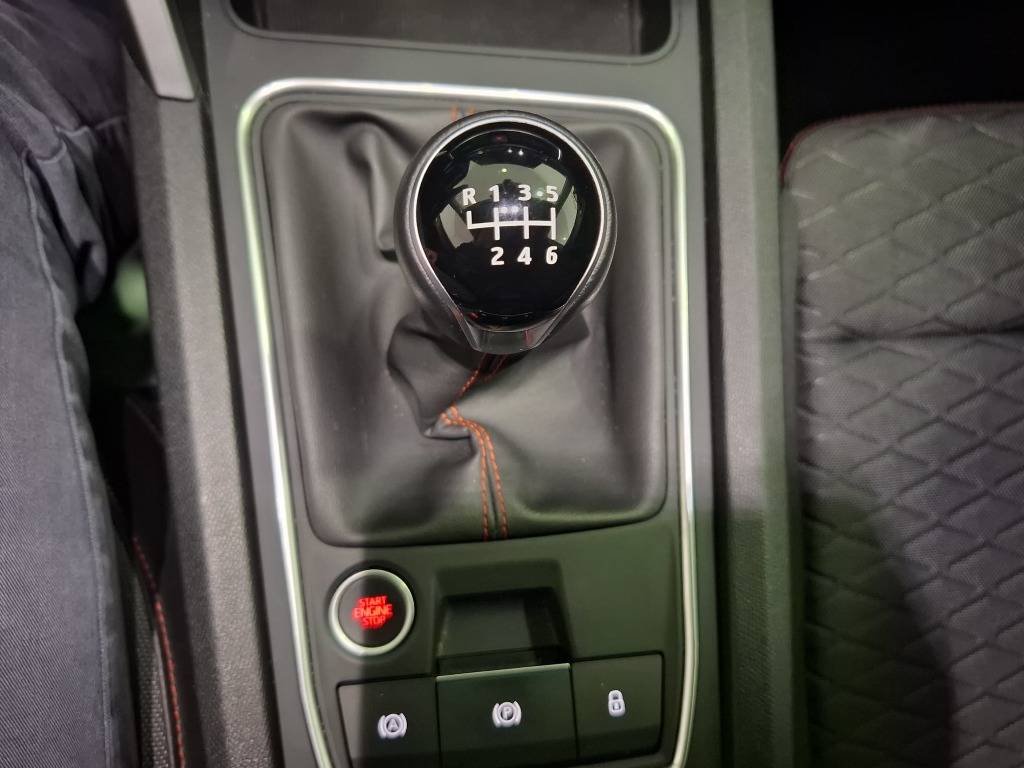 seat-leon-2024-gasolina-999cc