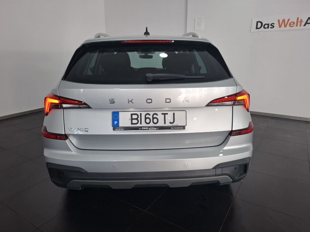 skoda-kamiq-2024-gasolina-999cc