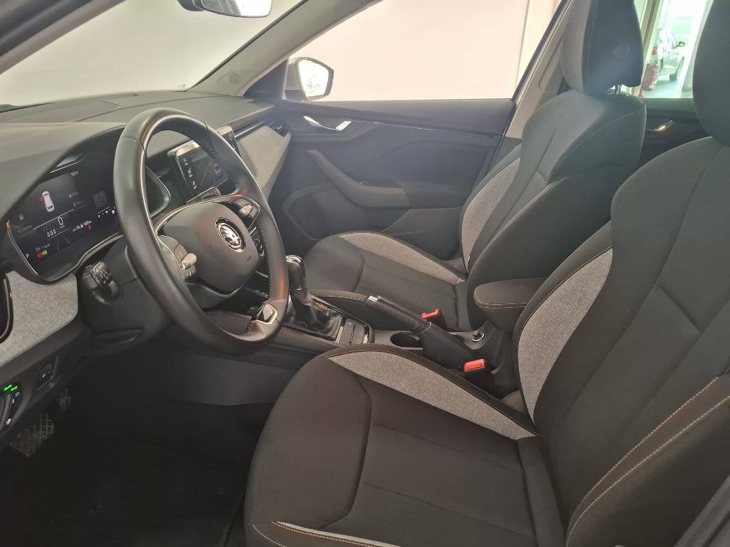 skoda-kamiq-2024-gasolina-999cc