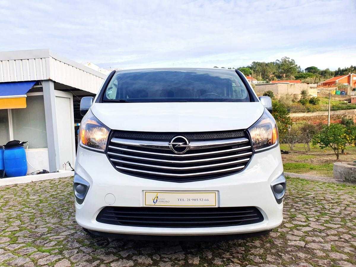 opel-vivaro-2018-diesel-1598cc