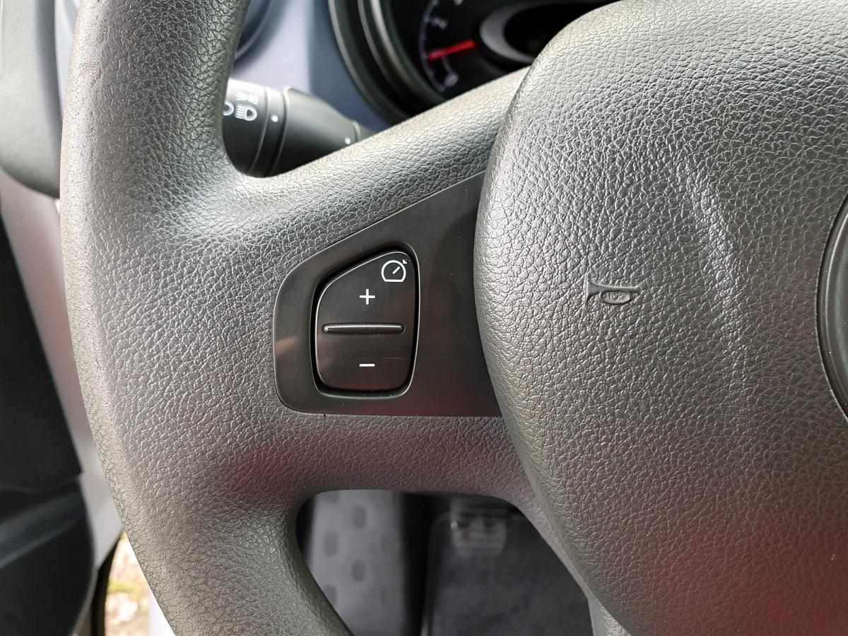 opel-vivaro-2018-diesel-1598cc