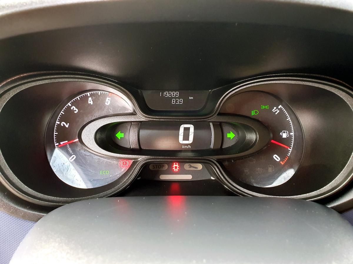opel-vivaro-2018-diesel-1598cc