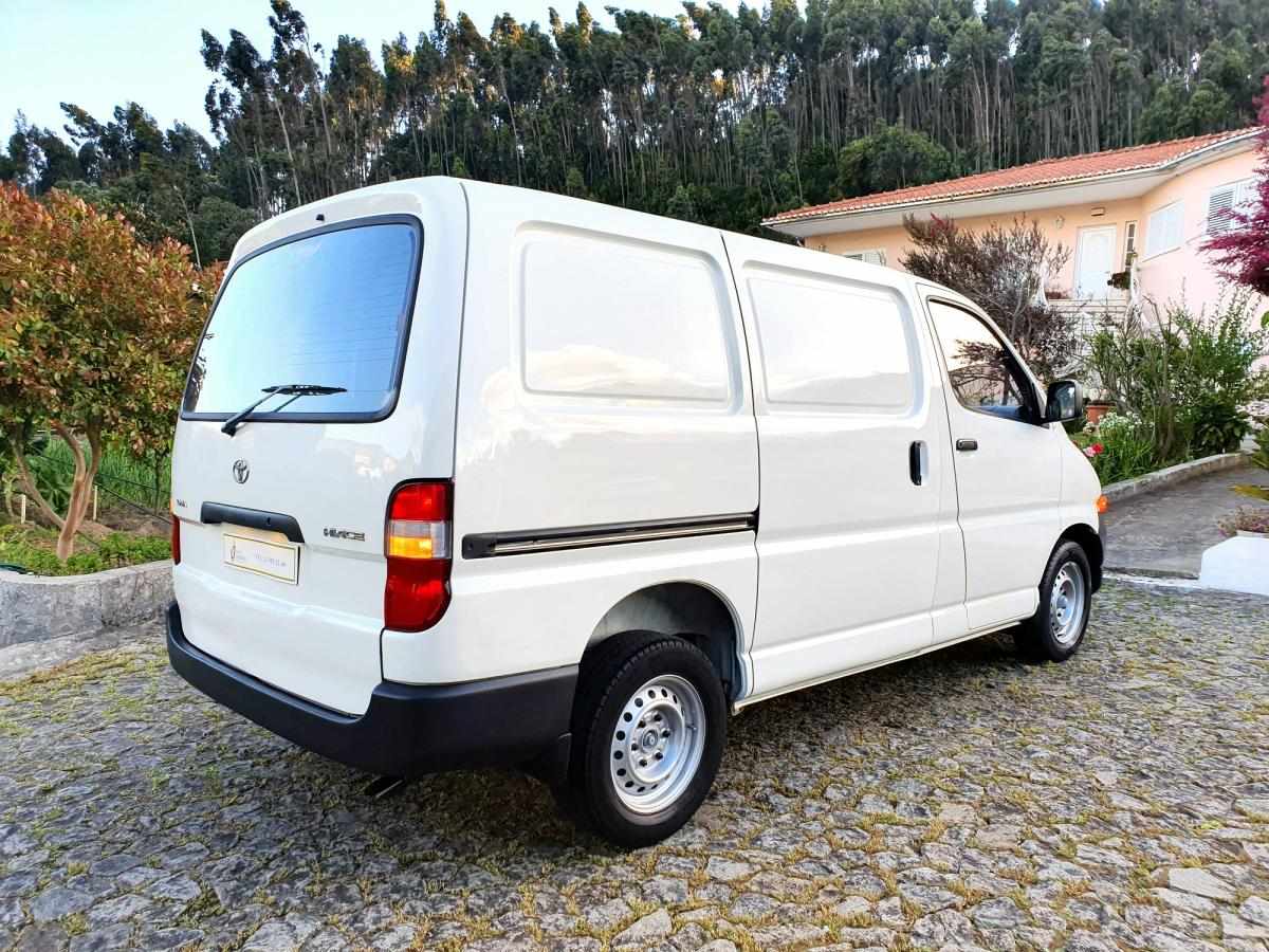 toyota-hiace-2003-diesel-2494cc