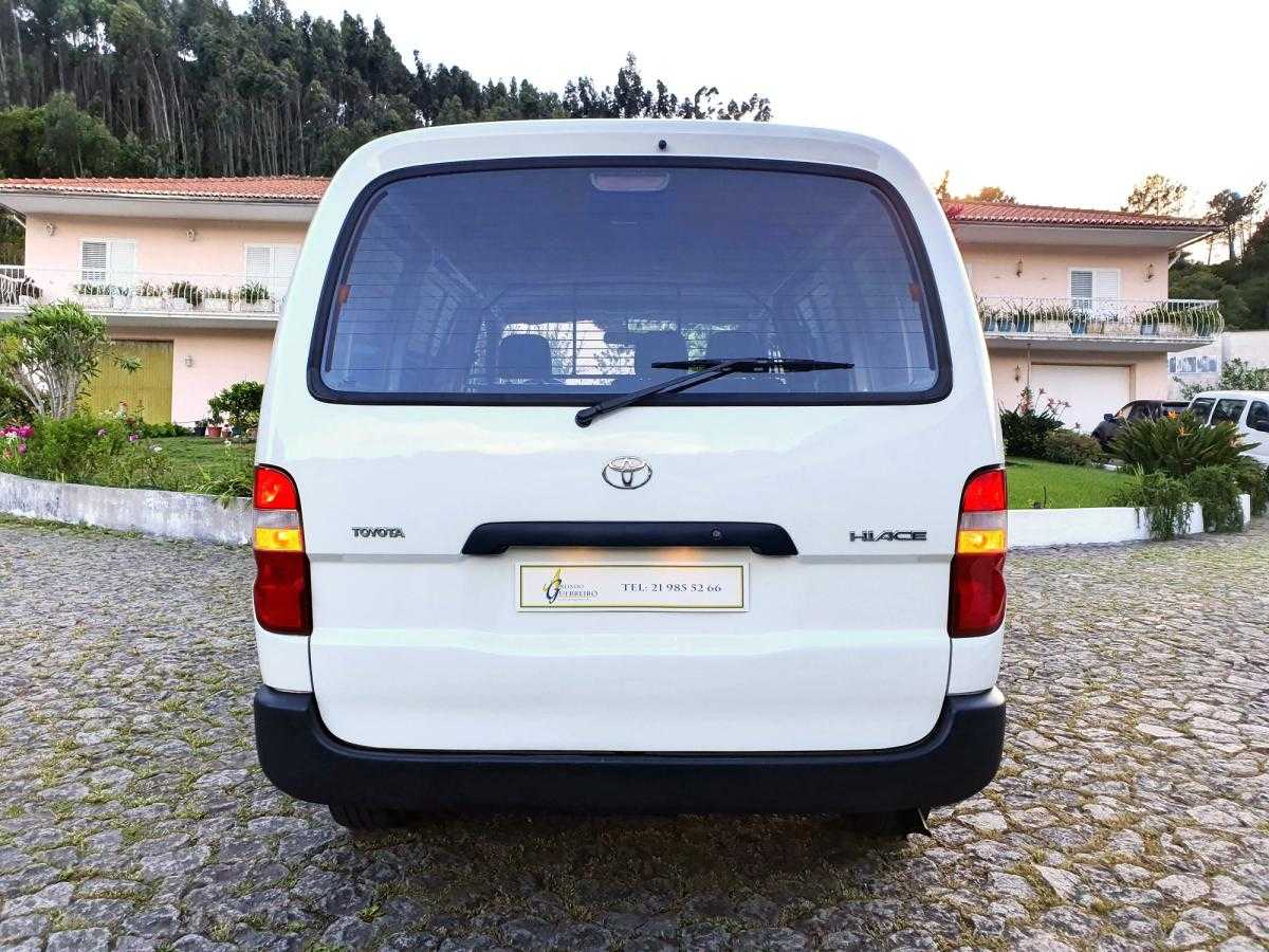 toyota-hiace-2003-diesel-2494cc