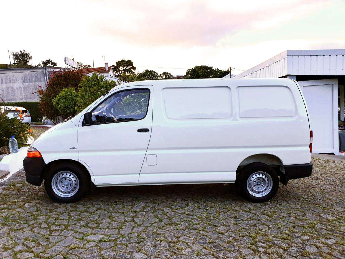 toyota-hiace-2003-diesel-2494cc