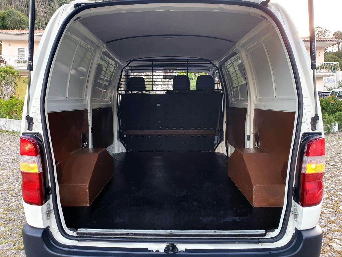 toyota-hiace-2003-diesel-2494cc