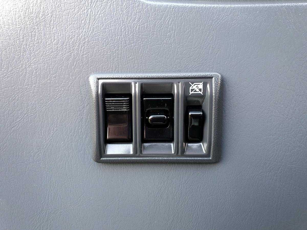 toyota-hiace-2003-diesel-2494cc