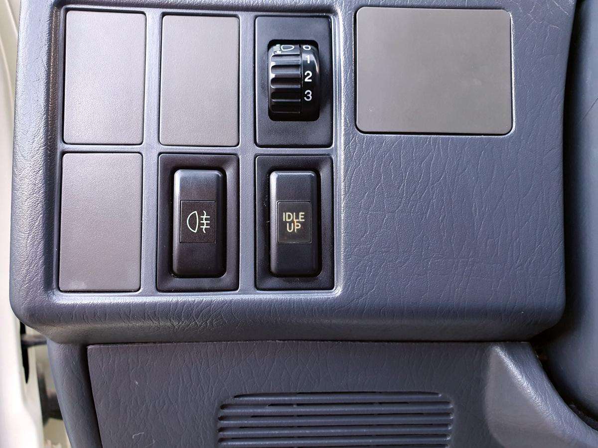 toyota-hiace-2003-diesel-2494cc
