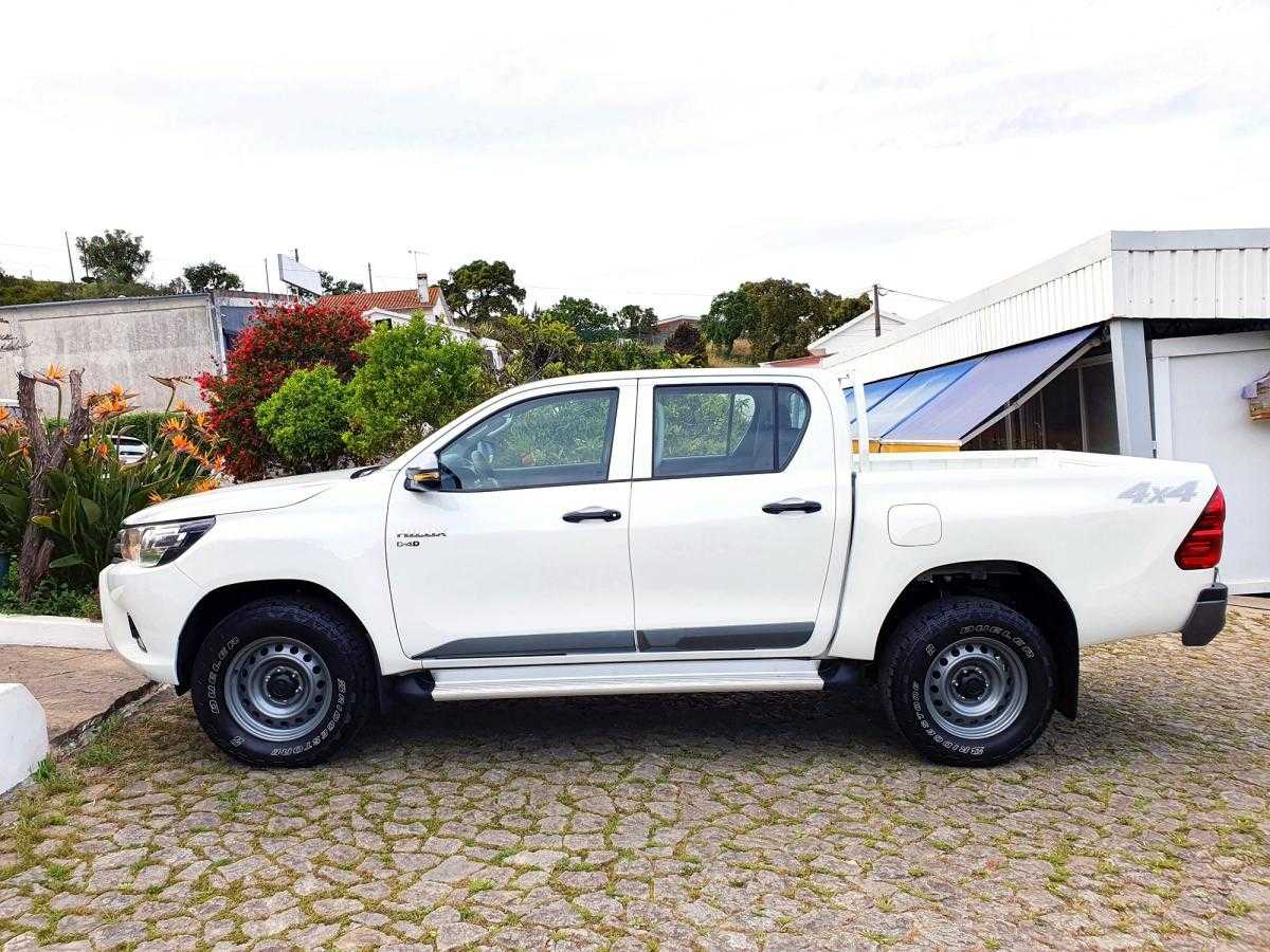 toyota-hilux-2020-diesel-2393cc
