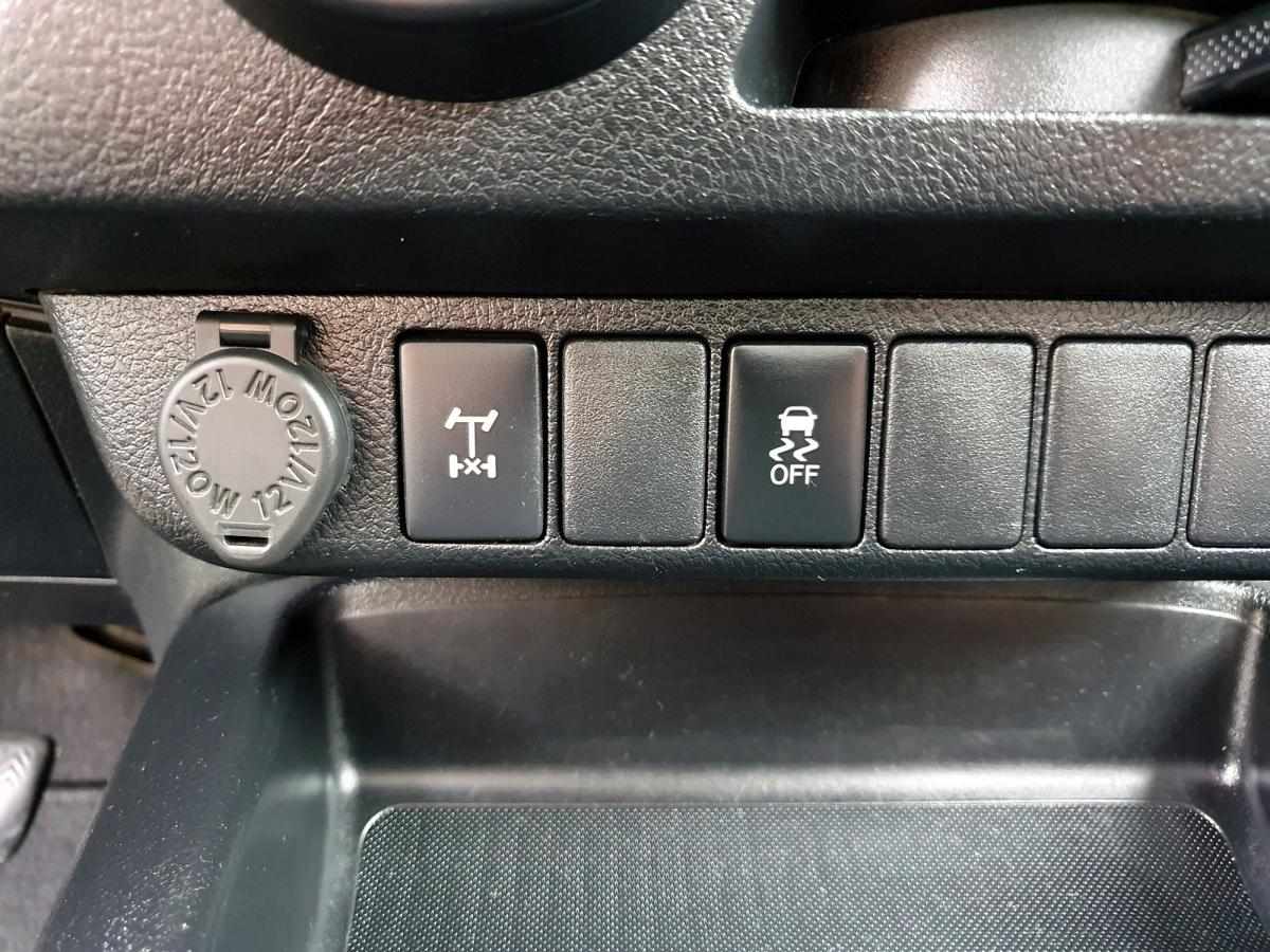 toyota-hilux-2020-diesel-2393cc