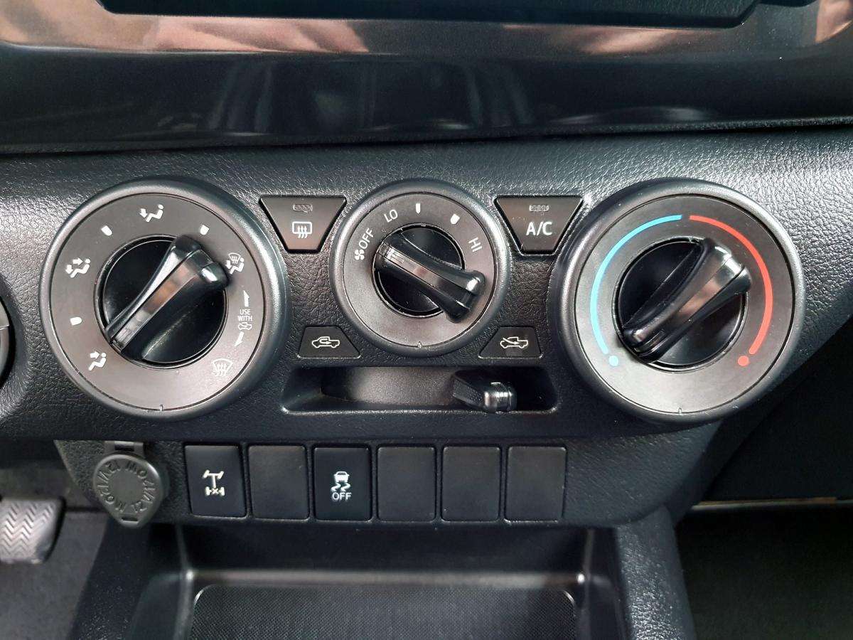 toyota-hilux-2020-diesel-2393cc